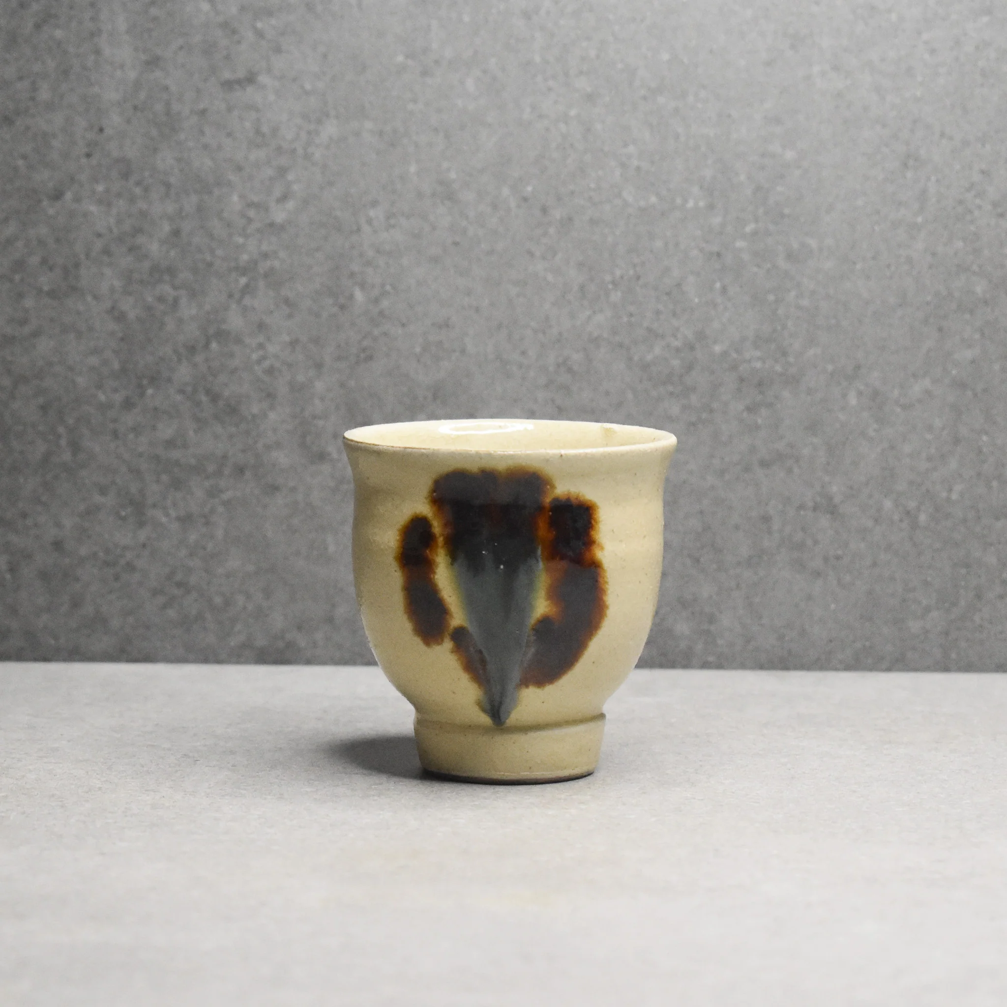 Yukutayagama: Large Yunomi Ashi - Image 3